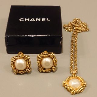 シャネル(CHANEL)の美品★CHANEL パールネックレス＆イヤリング(ネックレス)