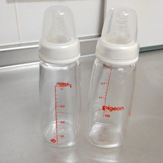 ピジョン(Pigeon)の未使用 ピジョン 母乳実感 200ml 2本(哺乳ビン)