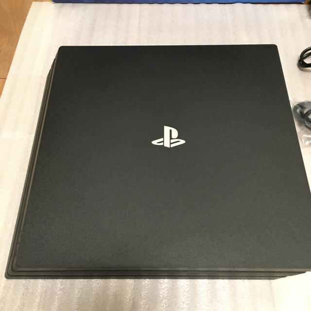 【美品・保証あり・最新版】PS4 Pro CUH-7200B 1TB