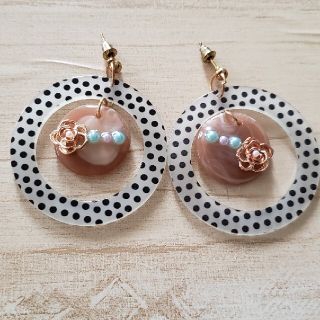 ハンドメイド　大きな輪っかピアス(ピアス)