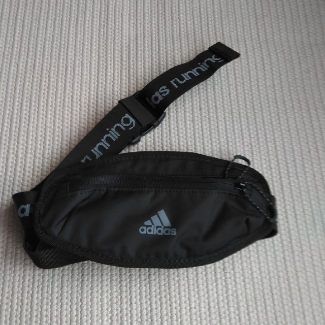 adidas(アディダス)のアディダスウエストポーチ メンズのバッグ(ウエストポーチ)の商品写真