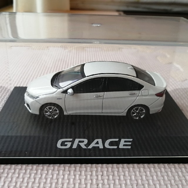 ホンダ(ホンダ)のホンダ グレイスハイブリッド GRACE カラーサンプルミニカー エンタメ/ホビーのおもちゃ/ぬいぐるみ(ミニカー)の商品写真