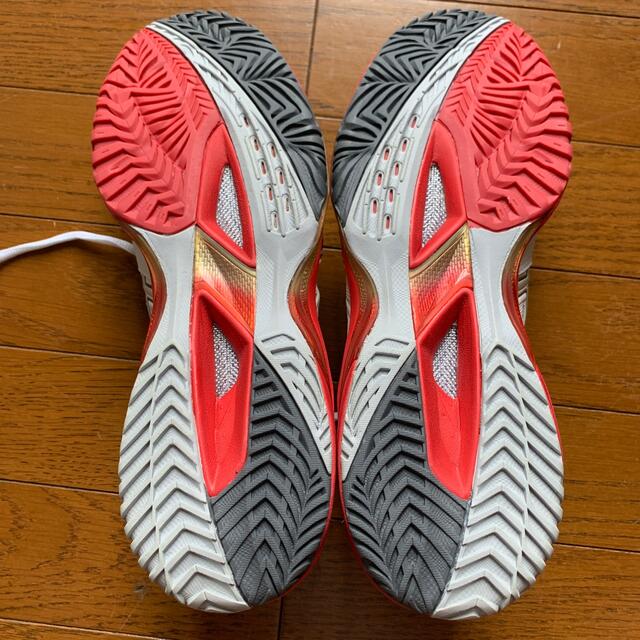 asics(アシックス)の（新品同様）アシックス　プレステージライト　26cm スポーツ/アウトドアのテニス(シューズ)の商品写真