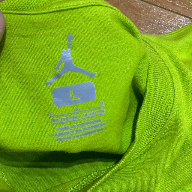 NIKE(ナイキ)のジョーダン Tシャツ 黄緑 キッズL 150 160 140 キッズ/ベビー/マタニティのキッズ服男の子用(90cm~)(Tシャツ/カットソー)の商品写真