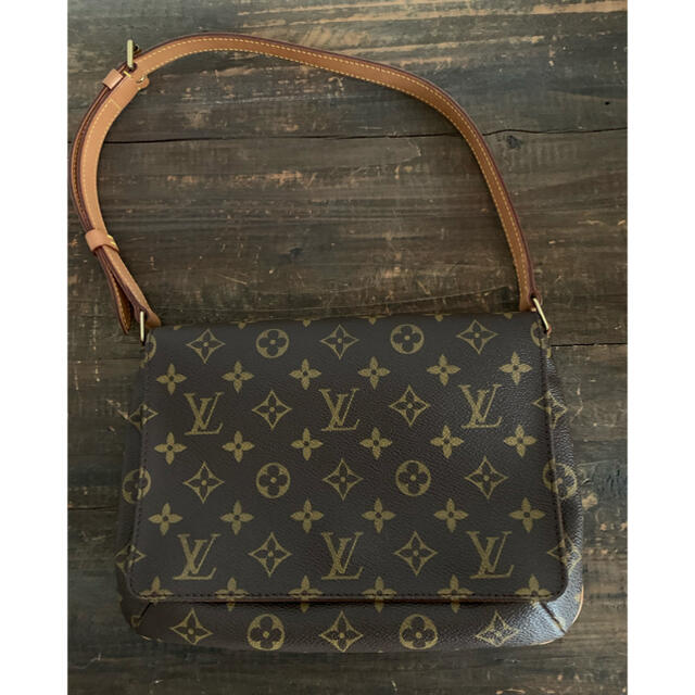 LOUIS VUITTON(ルイヴィトン)の専用です　　ヴィトン  ミュゼットタンゴ レディースのバッグ(ショルダーバッグ)の商品写真