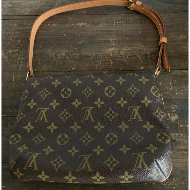 LOUIS VUITTON(ルイヴィトン)の専用です　　ヴィトン  ミュゼットタンゴ レディースのバッグ(ショルダーバッグ)の商品写真