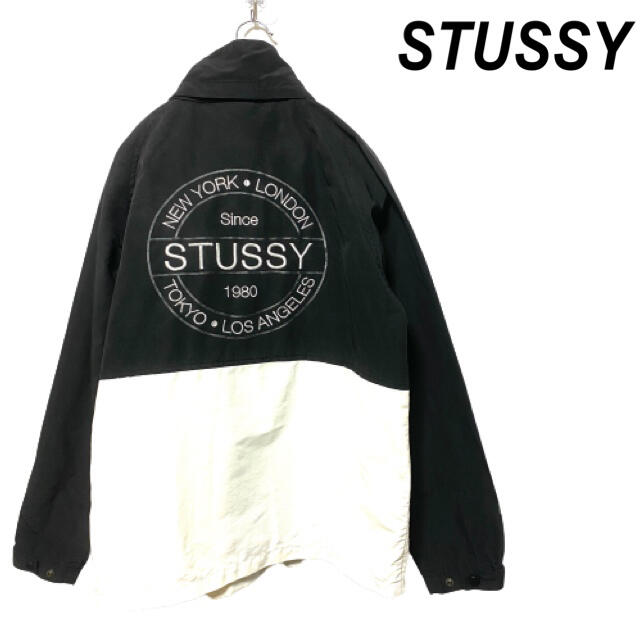 STUSSY(ステューシー)の●【ビッグロゴ】STUSSY/ナイロンジャケット/刺繍入り/白黒/フルジップ● メンズのジャケット/アウター(ナイロンジャケット)の商品写真