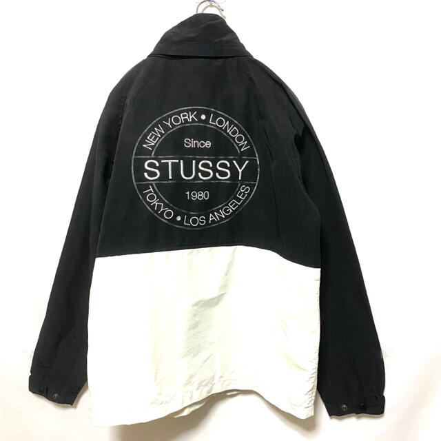 STUSSY(ステューシー)の●【ビッグロゴ】STUSSY/ナイロンジャケット/刺繍入り/白黒/フルジップ● メンズのジャケット/アウター(ナイロンジャケット)の商品写真