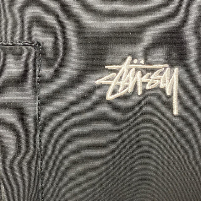 STUSSY(ステューシー)の●【ビッグロゴ】STUSSY/ナイロンジャケット/刺繍入り/白黒/フルジップ● メンズのジャケット/アウター(ナイロンジャケット)の商品写真