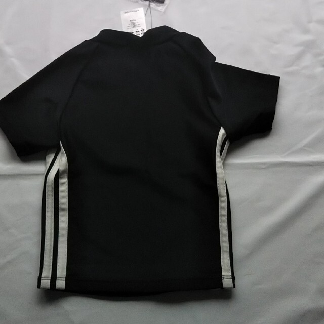 adidas(アディダス)の新品  アディダス  ラッシュガード  110  小さめ キッズ/ベビー/マタニティのキッズ服男の子用(90cm~)(水着)の商品写真