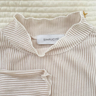 シンプリシテェ(Simplicite)のシンプリシテェ simplicite 光沢 プリーツTシャツ グロッシーブラウス(シャツ/ブラウス(長袖/七分))