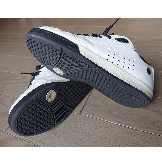 Gravis Gravis グラビス スニーカー レディース ユニセックス 24 0の通販 By あおい S Shop グラビスならラクマ Gravis Gravis グラビス スニーカー レディース ユニセックス 24 0の通販 By あおい S Shop グラビスならラクマ