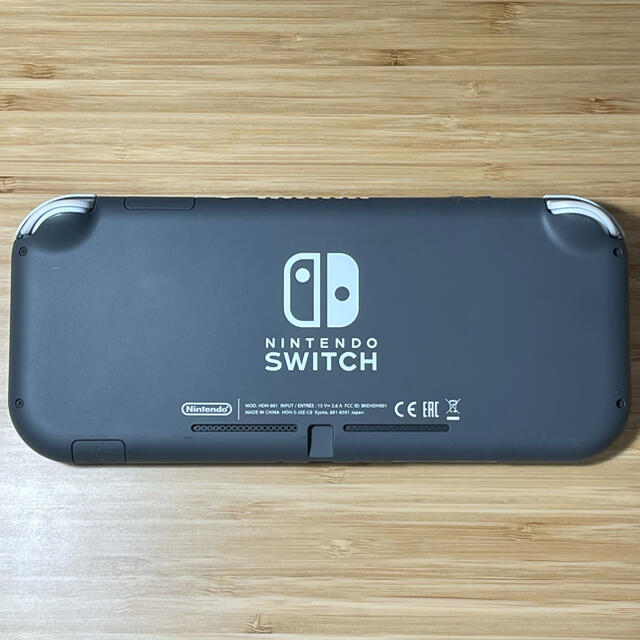 Nintendo Switch(ニンテンドースイッチ)の任天堂Switch light エンタメ/ホビーのゲームソフト/ゲーム機本体(携帯用ゲーム機本体)の商品写真