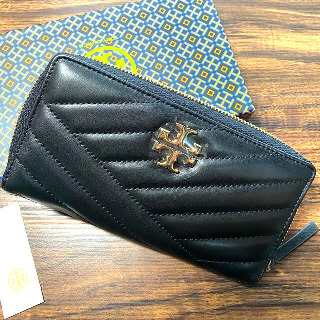 TORY BURCH トリーバーチ 長財布 パスポート - 長財布