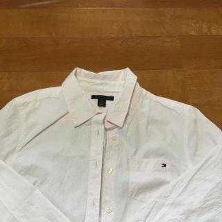 トミーヒルフィガー(TOMMY HILFIGER)のトミー 薄いピンク 大きいシャツ ワイシャツ(シャツ/ブラウス(長袖/七分))