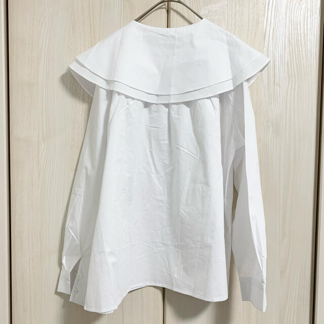ビッグカラー ブラウス 二重襟 フリルブラウス フリルシャツ 白 長袖シャツの通販 by YUKI's shop｜ラクマ