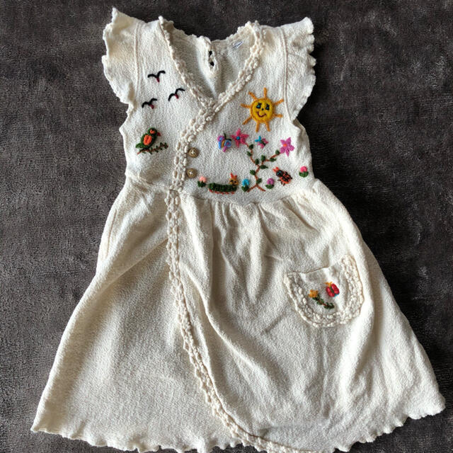 ワンピース　刺繍 キッズ/ベビー/マタニティのベビー服(~85cm)(ワンピース)の商品写真