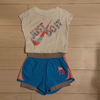 ハローキティ(ハローキティ)の★最終お値下げ★キティちゃんショートパンツ&NIKEのTシャツ セット 4Y(Tシャツ/カットソー)