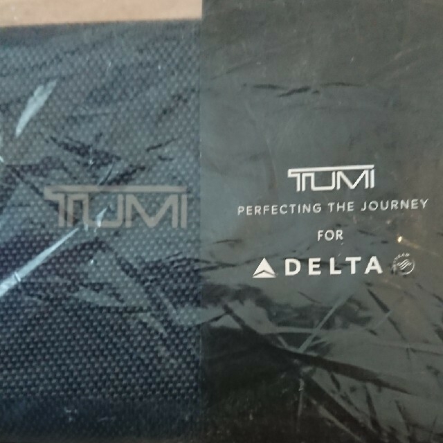 TUMI(トゥミ)のトゥミ TUMI アメニティーポーチ ハードケース インテリア/住まい/日用品の日用品/生活雑貨/旅行(旅行用品)の商品写真