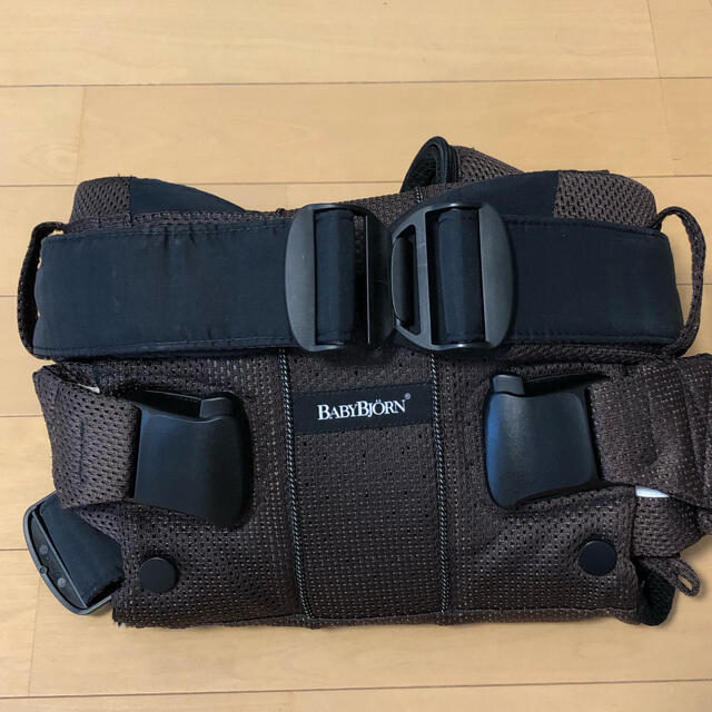 BABYBJORN(ベビービョルン)のベビービョルン　ベビーキャリアONE＋　抱っこ紐 キッズ/ベビー/マタニティの外出/移動用品(抱っこひも/おんぶひも)の商品写真