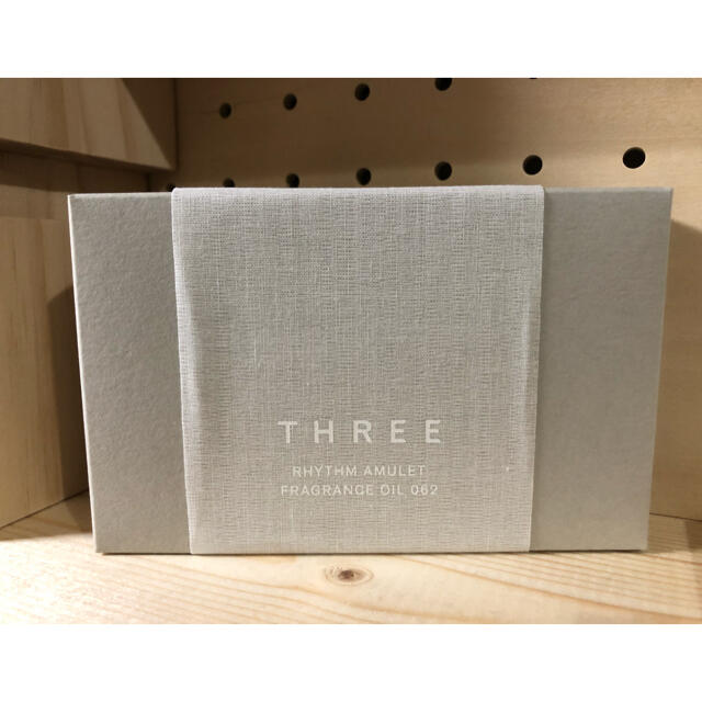 THREE(スリー)のTHREE  ギフト　フレグランス　オイル コスメ/美容のリラクゼーション(アロマオイル)の商品写真