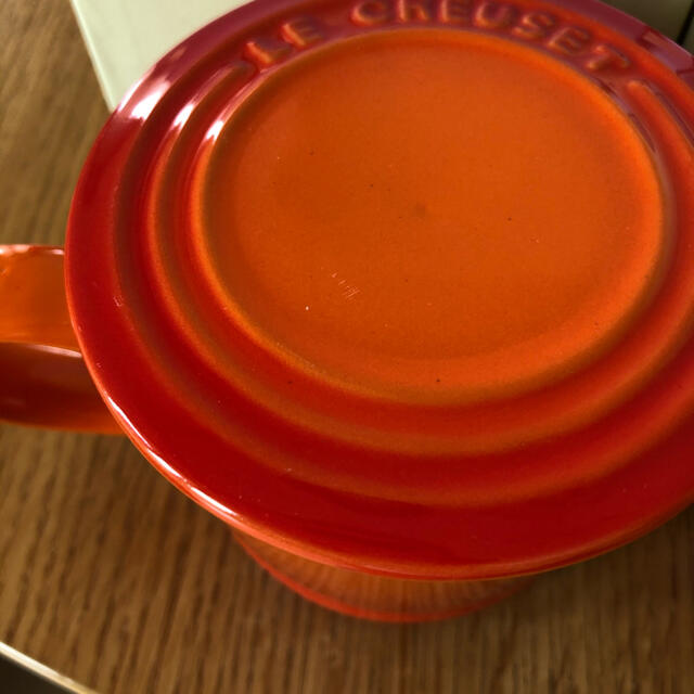 LE CREUSET(ルクルーゼ)のル・クルーゼ　マグカップ蓋付き　2個セット インテリア/住まい/日用品のキッチン/食器(グラス/カップ)の商品写真