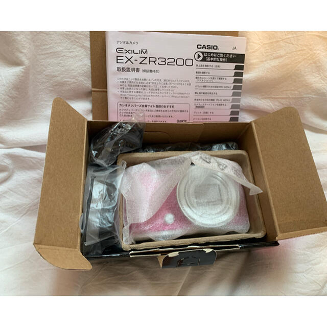 CASIO(カシオ)のCASIO EXILIM EX-ZR3200 スマホ/家電/カメラのカメラ(コンパクトデジタルカメラ)の商品写真