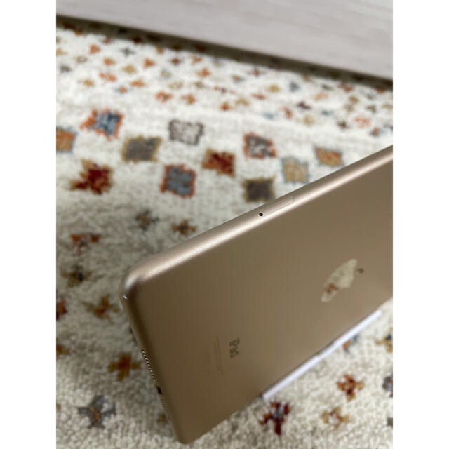 iPad(アイパッド)の値下げ　ipad mini4 16GB ゴールド SIMフリー [美品] スマホ/家電/カメラのPC/タブレット(タブレット)の商品写真