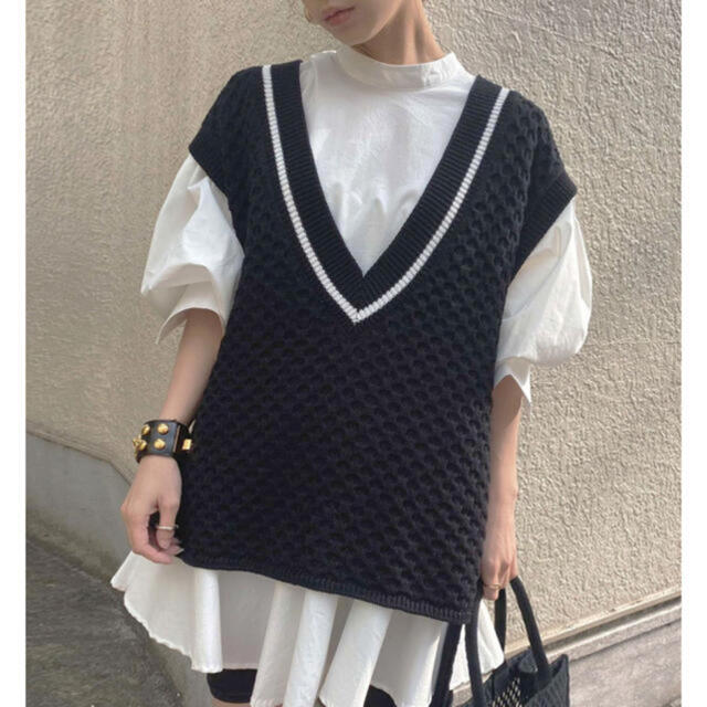 Ameri VINTAGE(アメリヴィンテージ)のAMERI⭐︎FLARE SHIRT WITH VEST レディースのトップス(シャツ/ブラウス(長袖/七分))の商品写真