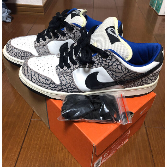 48%割引 本店は NIKE - NIKE DUNK supreme ナイキ ダンク 現在在庫あり 美品 NIKE supreme ジョーダン1 ダンクSB DUNK スニーカー