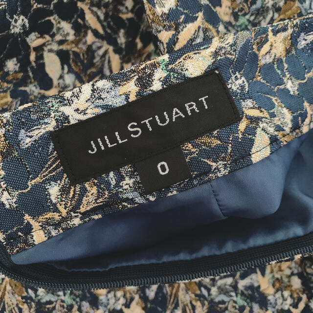 JILLSTUART(ジルスチュアート)のジルスチュアート　スカート　美品 レディースのスカート(ひざ丈スカート)の商品写真