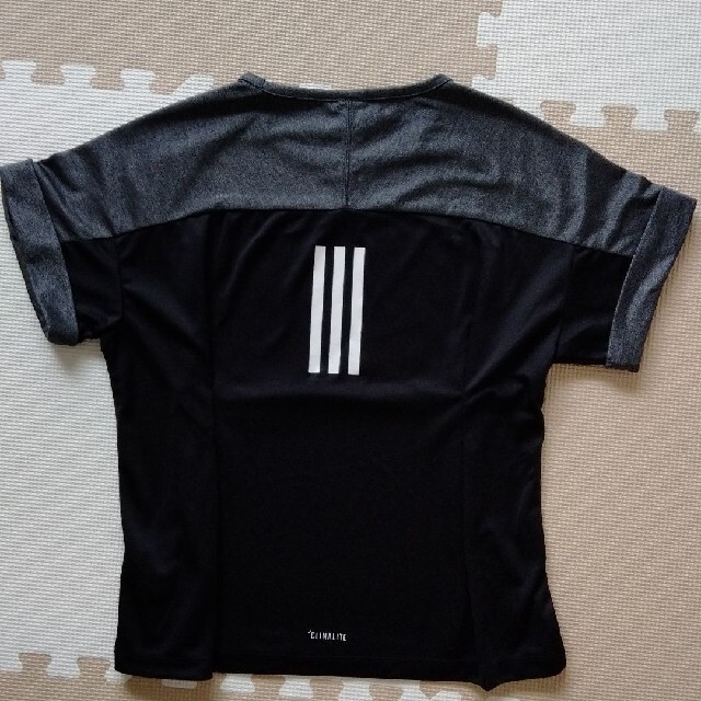 adidas(アディダス)のadidasトップス レディースのトップス(Tシャツ(半袖/袖なし))の商品写真