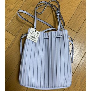 ザラ(ZARA)のZARA プリーツ加工入りバケットバッグ(ハンドバッグ)