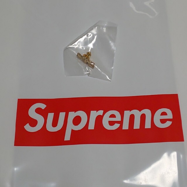 Supreme(シュプリーム)のSupreme Not Sorry Pin メンズのファッション小物(その他)の商品写真