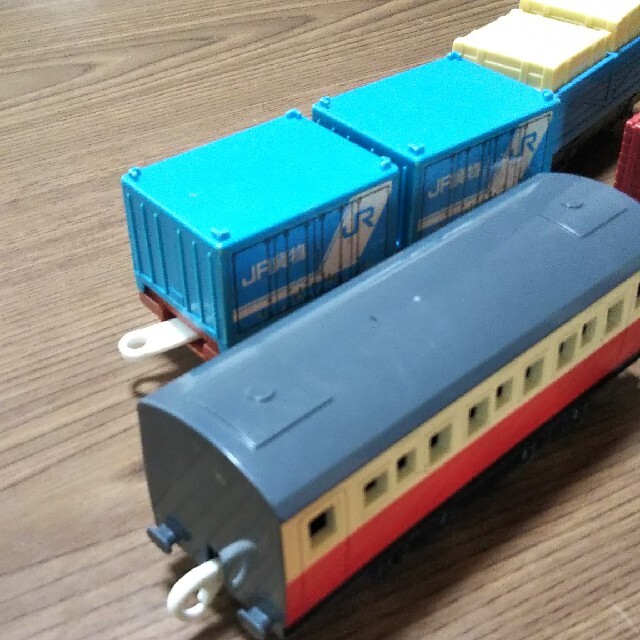 TOMMY(トミー)のプラレール トーマス 貨車 8点セット キッズ/ベビー/マタニティのおもちゃ(電車のおもちゃ/車)の商品写真