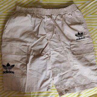 アディダス(adidas)のアディダス ハーフパンツ ベージュ(ショートパンツ)