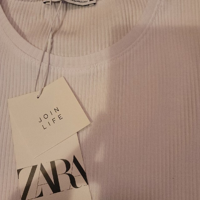 ZARA(ザラ)のZARA♥️新作新品今季春夏フリルリブトップス レディースのトップス(Tシャツ(半袖/袖なし))の商品写真