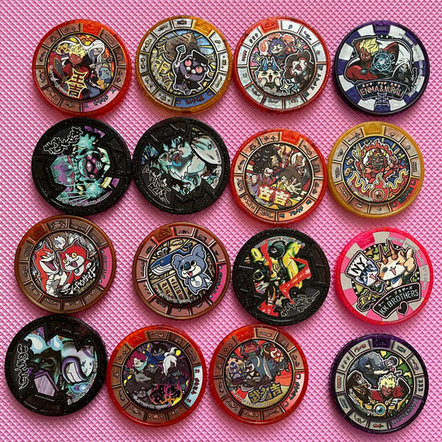 BANDAI(バンダイ)の妖怪メダル 16枚セット エンタメ/ホビーのおもちゃ/ぬいぐるみ(キャラクターグッズ)の商品写真