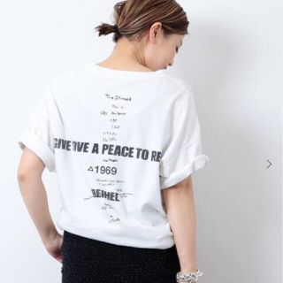 ドゥーズィエムクラス(DEUXIEME CLASSE)のDeuxieme Classe☆新品 LOVE A PEACE Tシャツ(Tシャツ(半袖/袖なし))