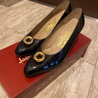 サルヴァトーレフェラガモ(Salvatore Ferragamo)のフォーマルな場にも✨フェラガモ✨美品✨パンプス②(ハイヒール/パンプス)