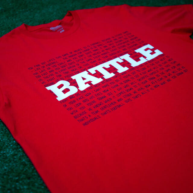 【新品・未使用】battle 限定Tシャツ　Mサイズ　アメフト スポーツ/アウトドアのスポーツ/アウトドア その他(アメリカンフットボール)の商品写真