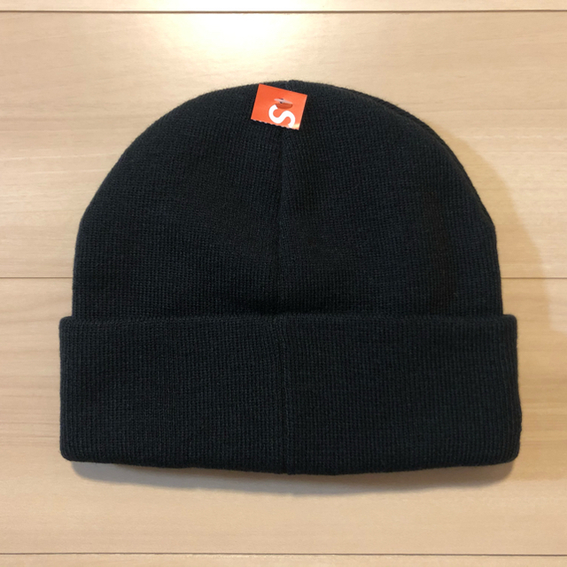 Supreme(シュプリーム)のシュプリーム　Old English Rhinestone Beanie メンズの帽子(ニット帽/ビーニー)の商品写真