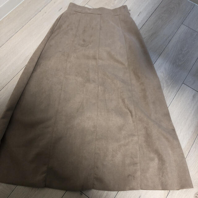 しまむら(シマムラ)のフレアスエードスカート　S  ベージュ レディースのスカート(ロングスカート)の商品写真