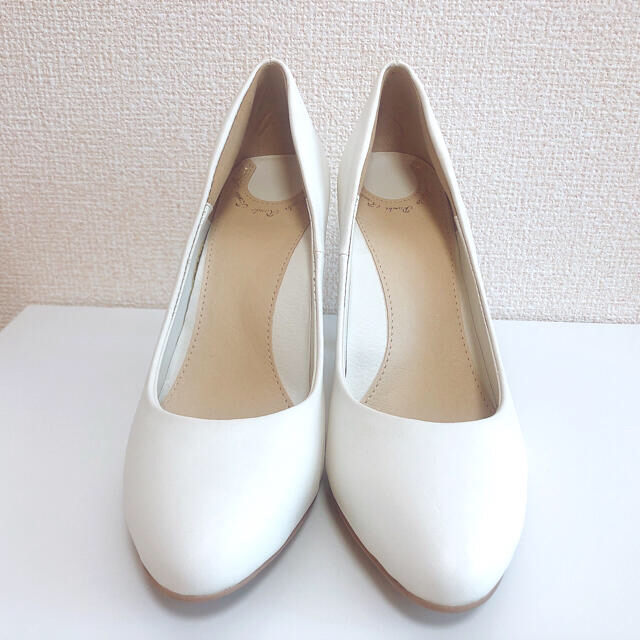 RANDA(ランダ)のGWセール★【新品】White プレーンパンプス　23.5 レディースの靴/シューズ(ハイヒール/パンプス)の商品写真