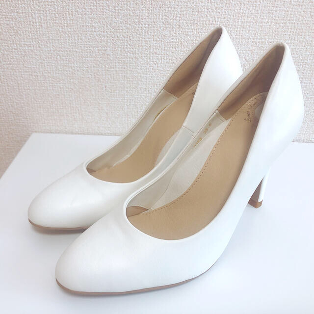 RANDA(ランダ)のGWセール★【新品】White プレーンパンプス　23.5 レディースの靴/シューズ(ハイヒール/パンプス)の商品写真