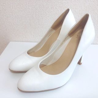 ランダ(RANDA)のGWセール★【新品】White プレーンパンプス　23.5(ハイヒール/パンプス)