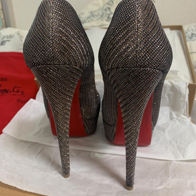 Christian Louboutin(クリスチャンルブタン)のクリスチャンルブタン　　6万園から5万円にプライスダウン‼️ レディースの靴/シューズ(ハイヒール/パンプス)の商品写真