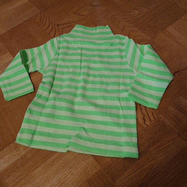baby フライスボーダー柄 長袖ハイネックＴシャツ（70）グリーン キッズ/ベビー/マタニティのベビー服(~85cm)(Ｔシャツ)の商品写真