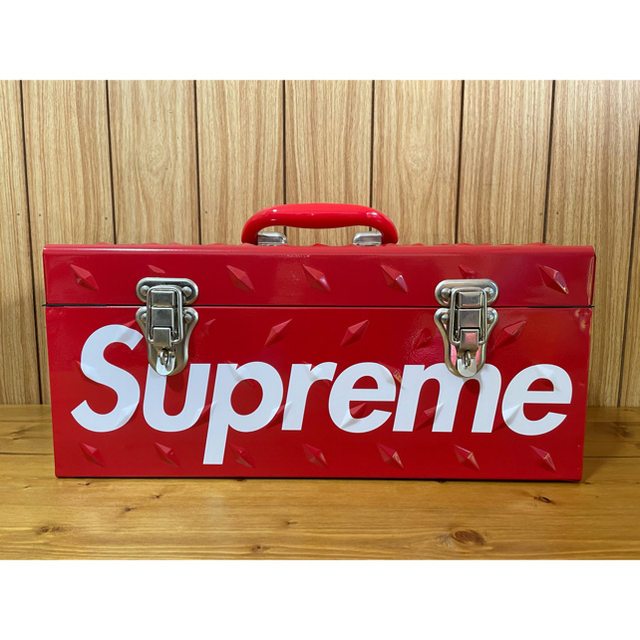 Supreme(シュプリーム)のSupreme 18FW Diamond Plate Tool Box ツール インテリア/住まい/日用品の収納家具(ケース/ボックス)の商品写真