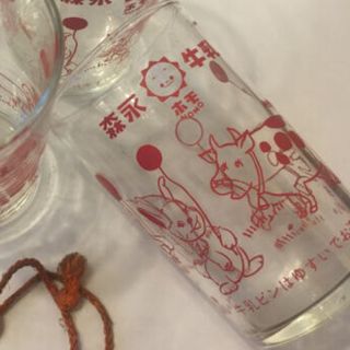 モリナガニュウギョウ(森永乳業)の【まるあ様専用】森永牛乳⭐︎ホモちゃん⭐︎グラス2点セット(グラス/カップ)